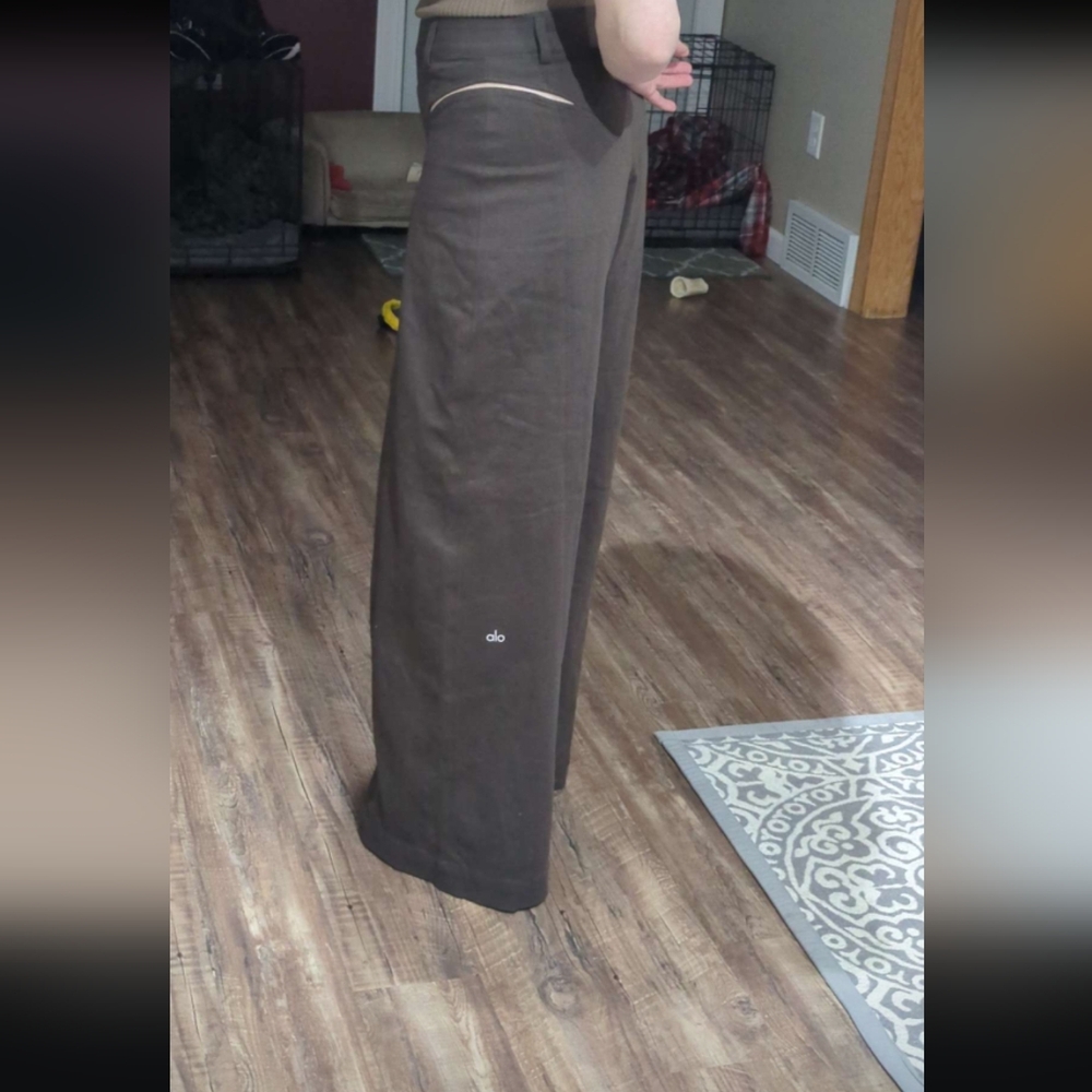 ALO Yoga Women's Brown Cut Out Pants